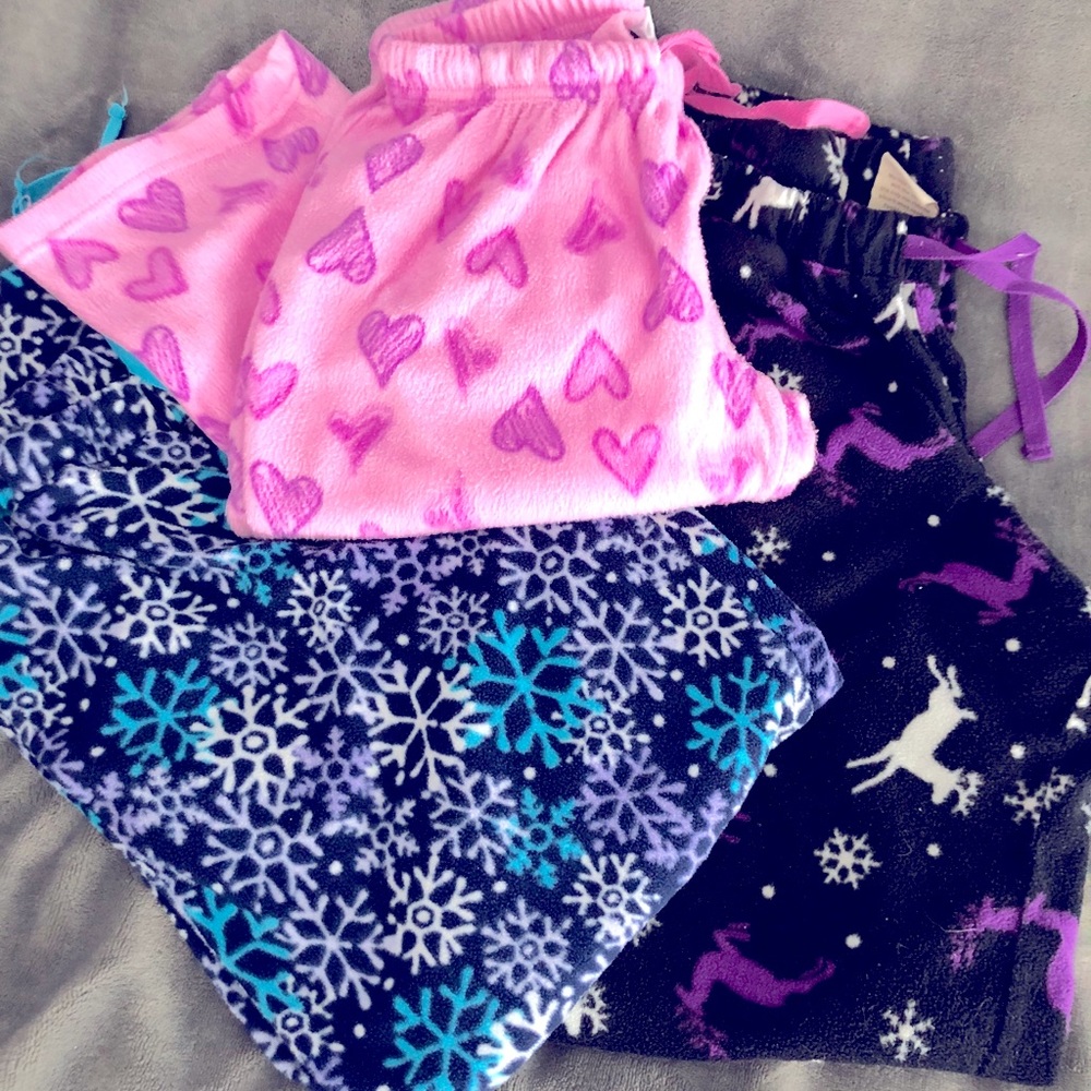 3 pair of cozy fleece lounge pants 2 have pockets